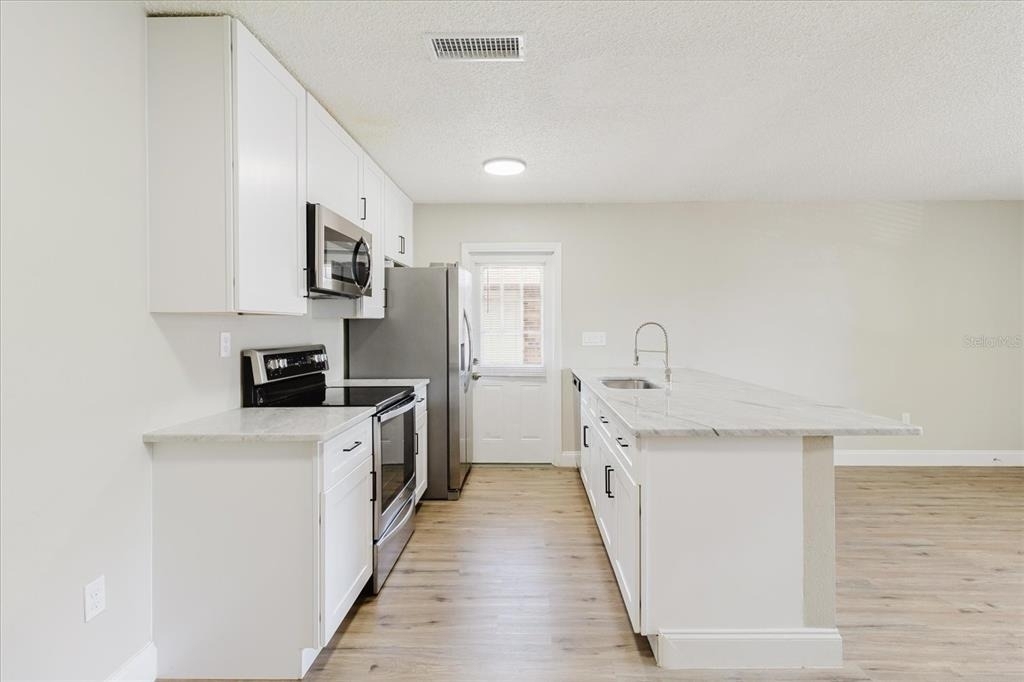 1134-1136 Gilmore Avenue - Photo 31