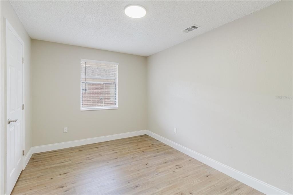1134-1136 Gilmore Avenue - Photo 15