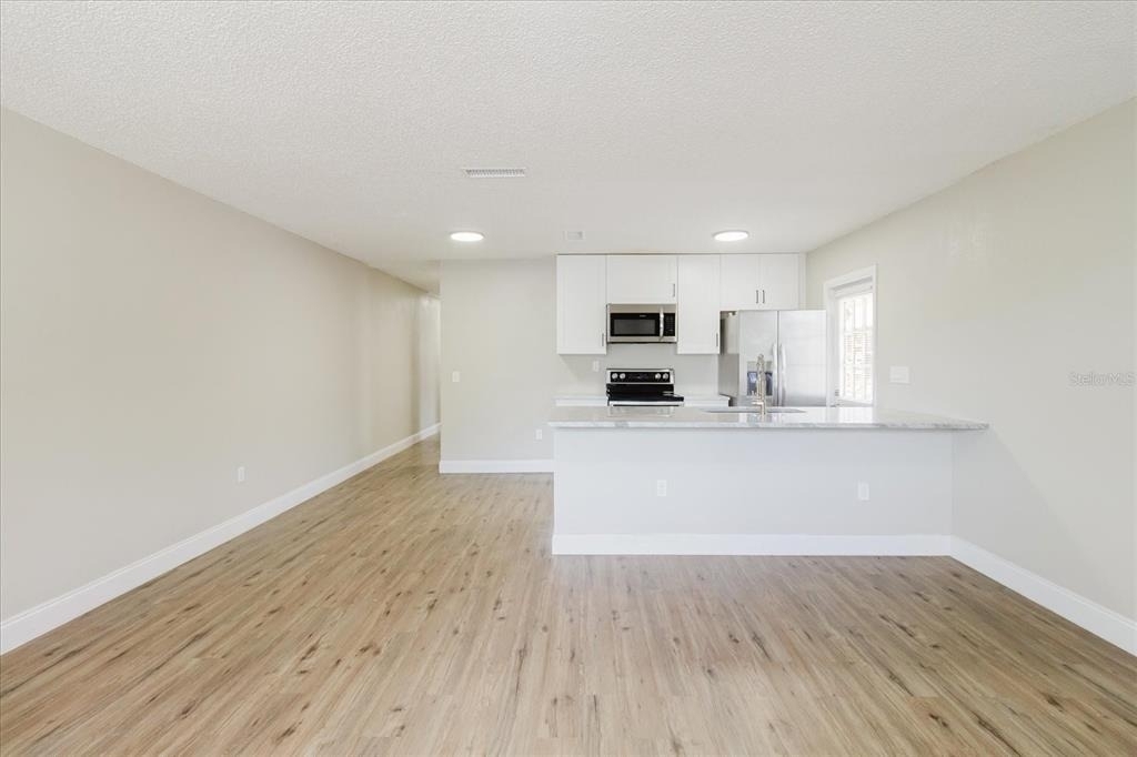 1134-1136 Gilmore Avenue - Photo 28