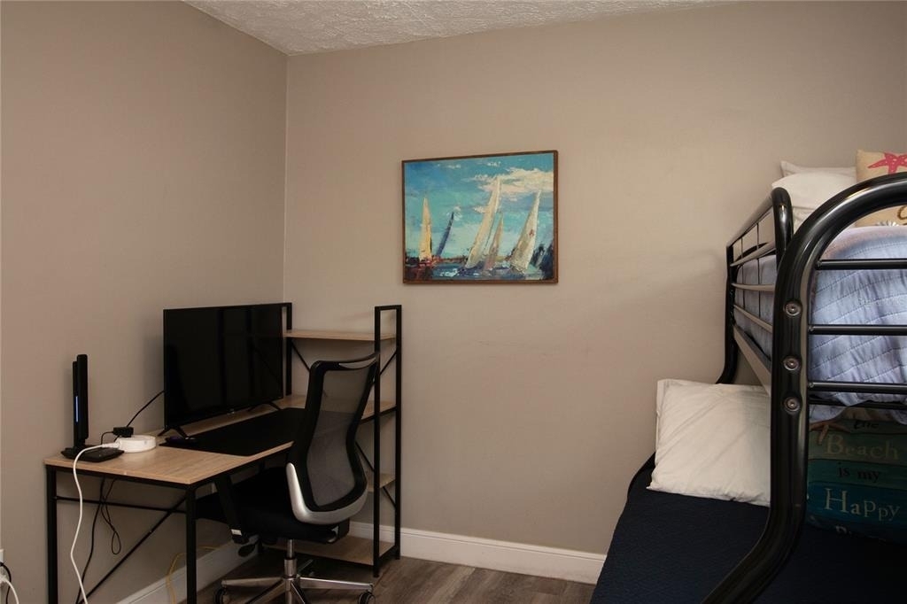 1635 Gladys Street - Photo 27