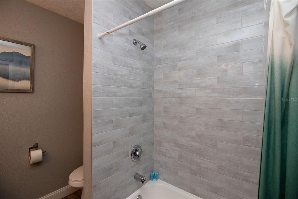 1635 Gladys Street - Photo 20