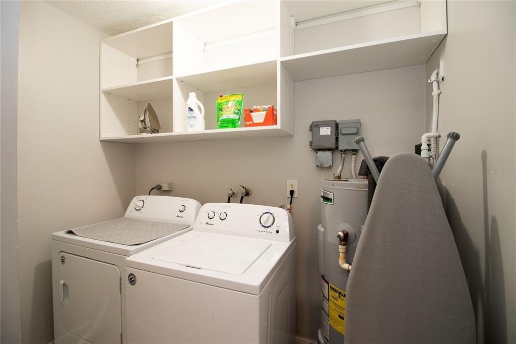 1635 Gladys Street - Photo 29