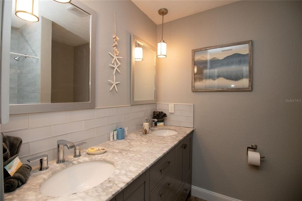 1635 Gladys Street - Photo 19
