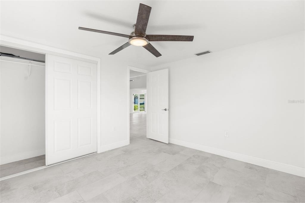 13726 Michelle Avenue - Photo 10