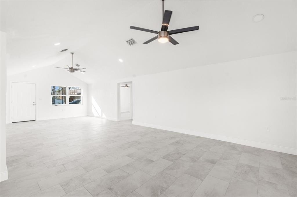 13726 Michelle Avenue - Photo 8