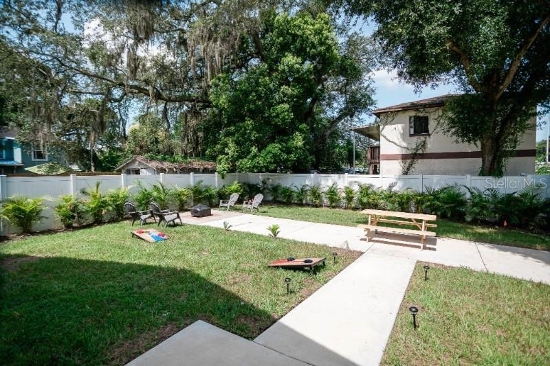 705 E Elm Street - Photo 13