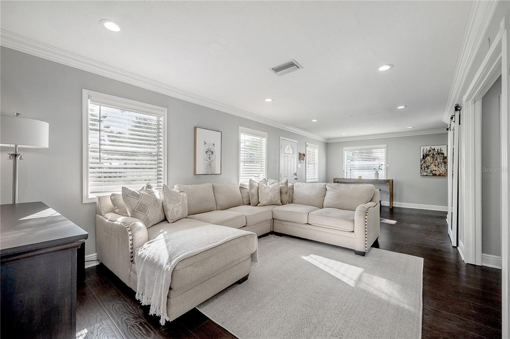 2902 N Jefferson Street - Photo 2