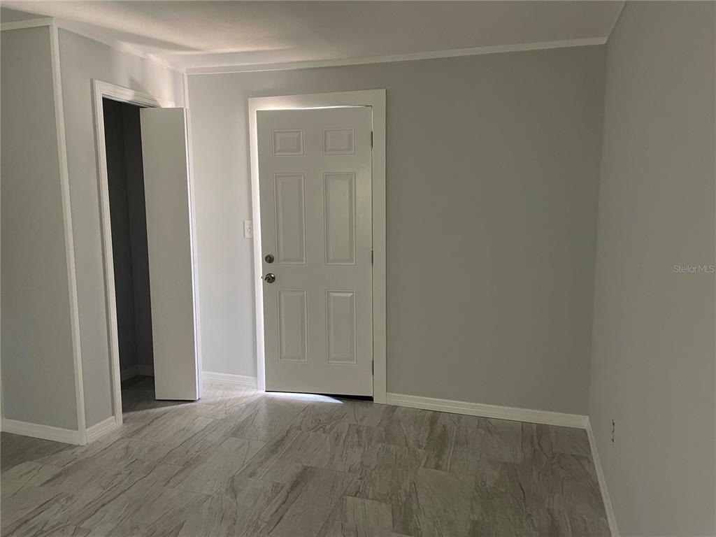 509 N Saturn Avenue - Photo 4