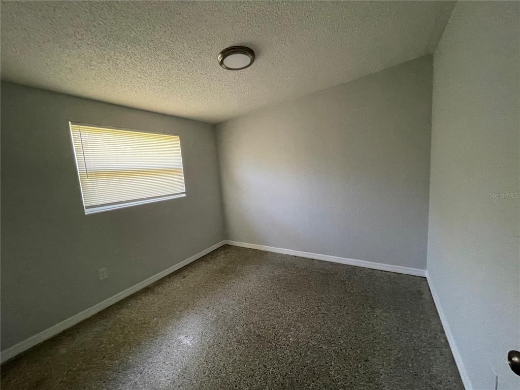 509 N Saturn Avenue - Photo 2