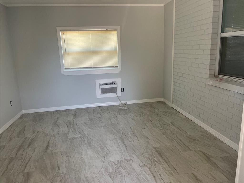 509 N Saturn Avenue - Photo 3