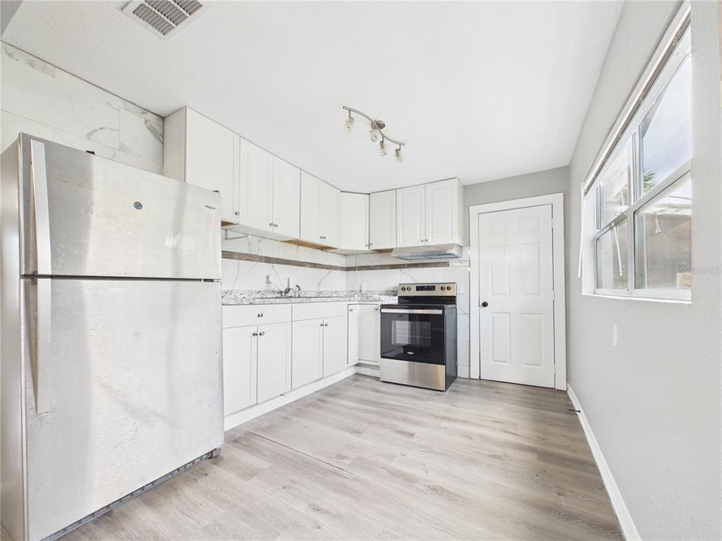 605 S Disston Avenue - Photo 14