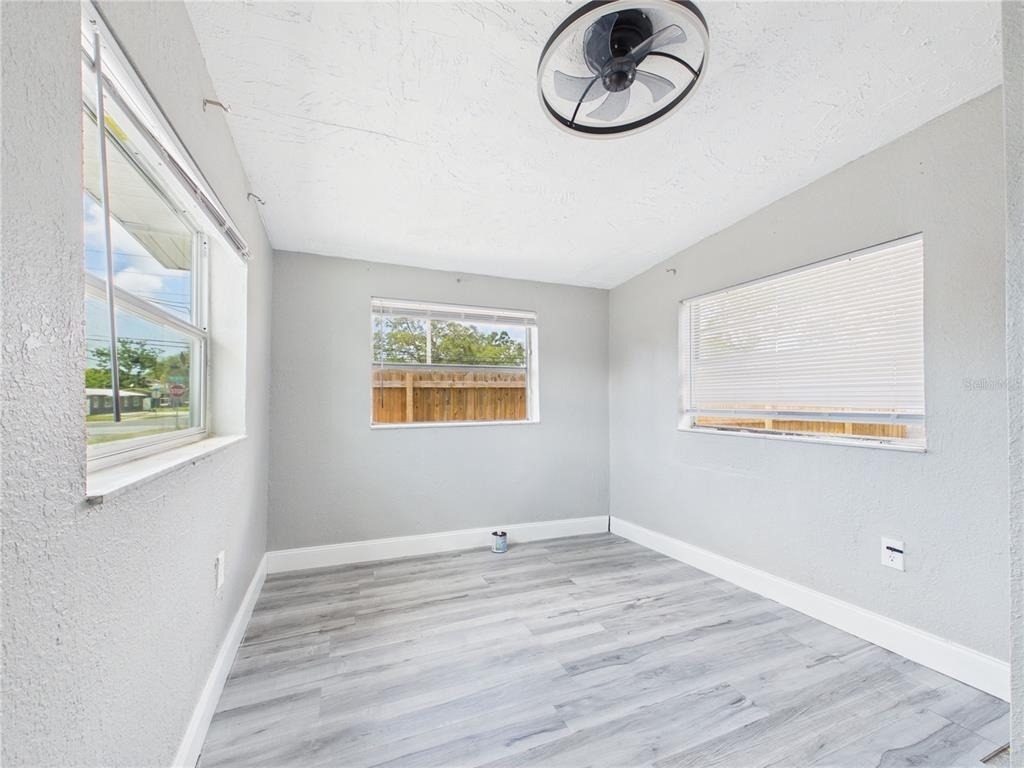 605 S Disston Avenue - Photo 3