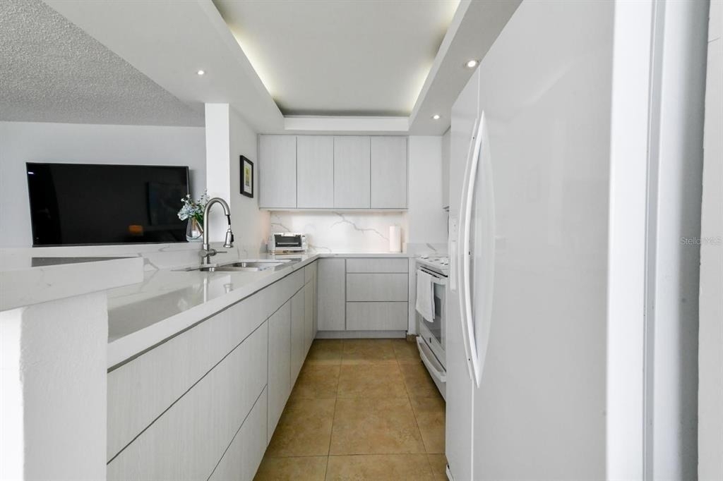 4745 Isla Verde Avenue - Photo 7