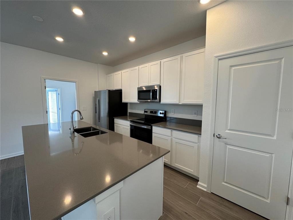 8115 Sayings Drive - Photo 6