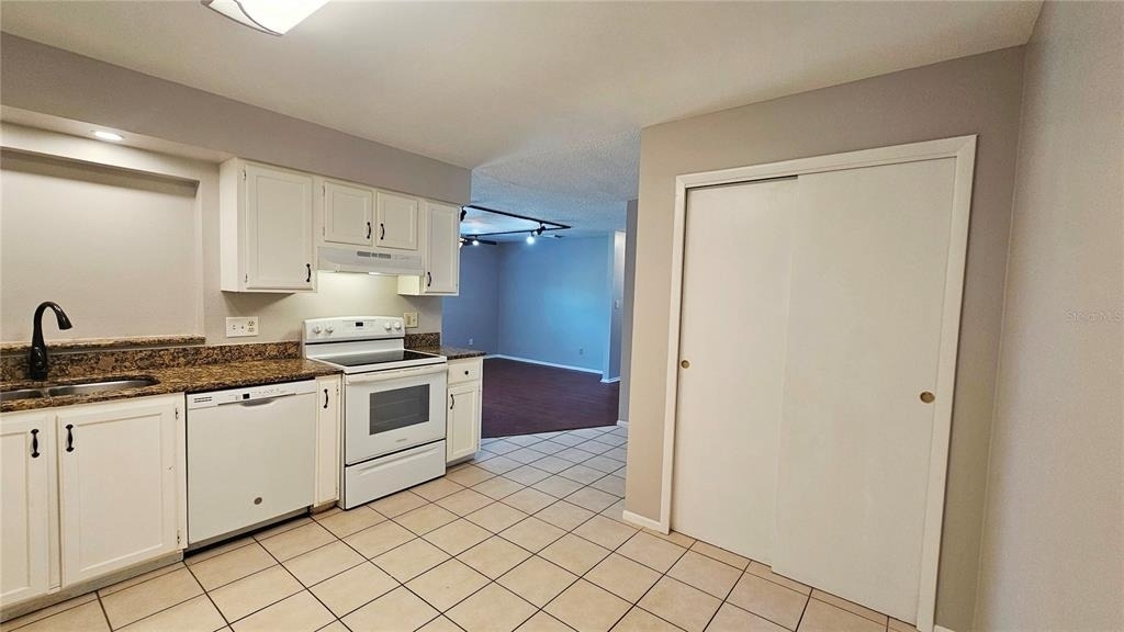 12112 Rotuma Street - Photo 7