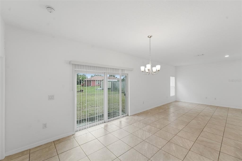 983 Pyracantha Street - Photo 3