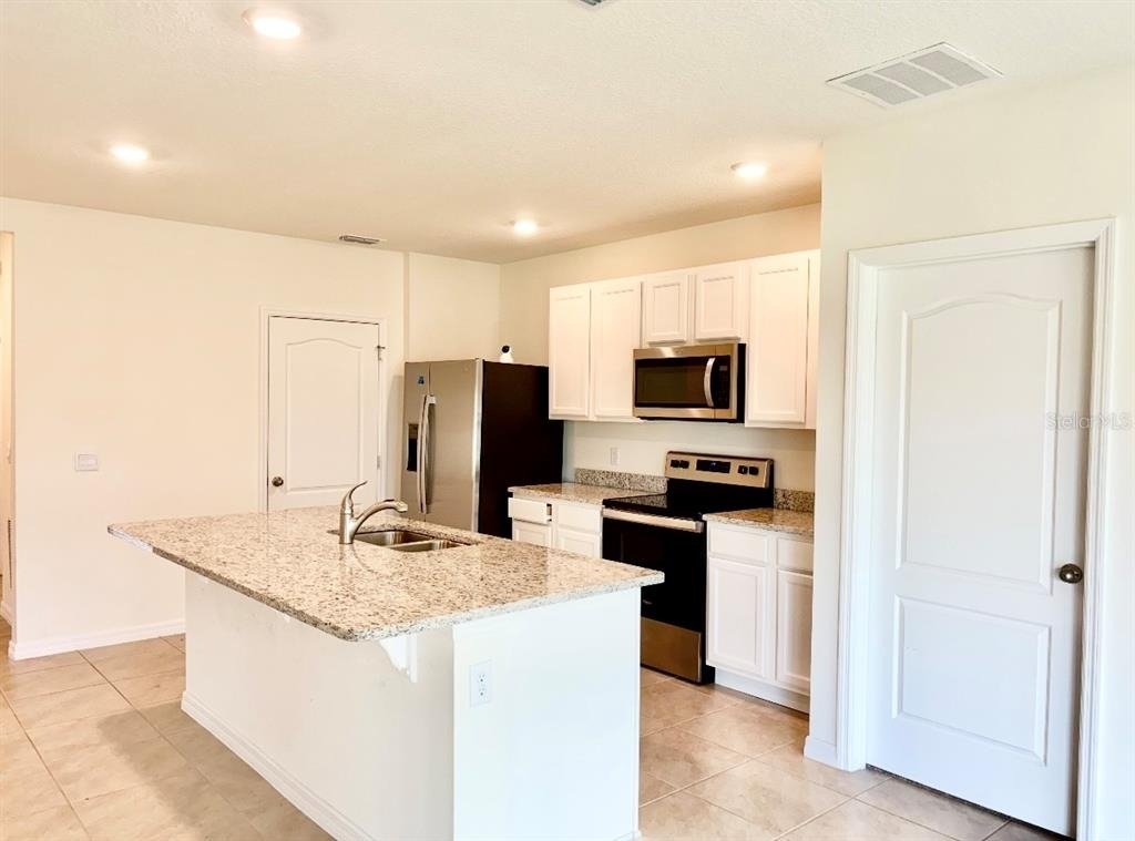 5216 Greenheart Avenue - Photo 5