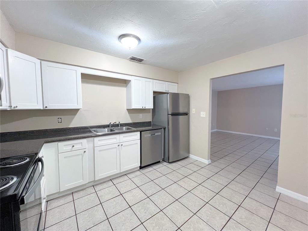703 Sw 69th Terrace - Photo 2