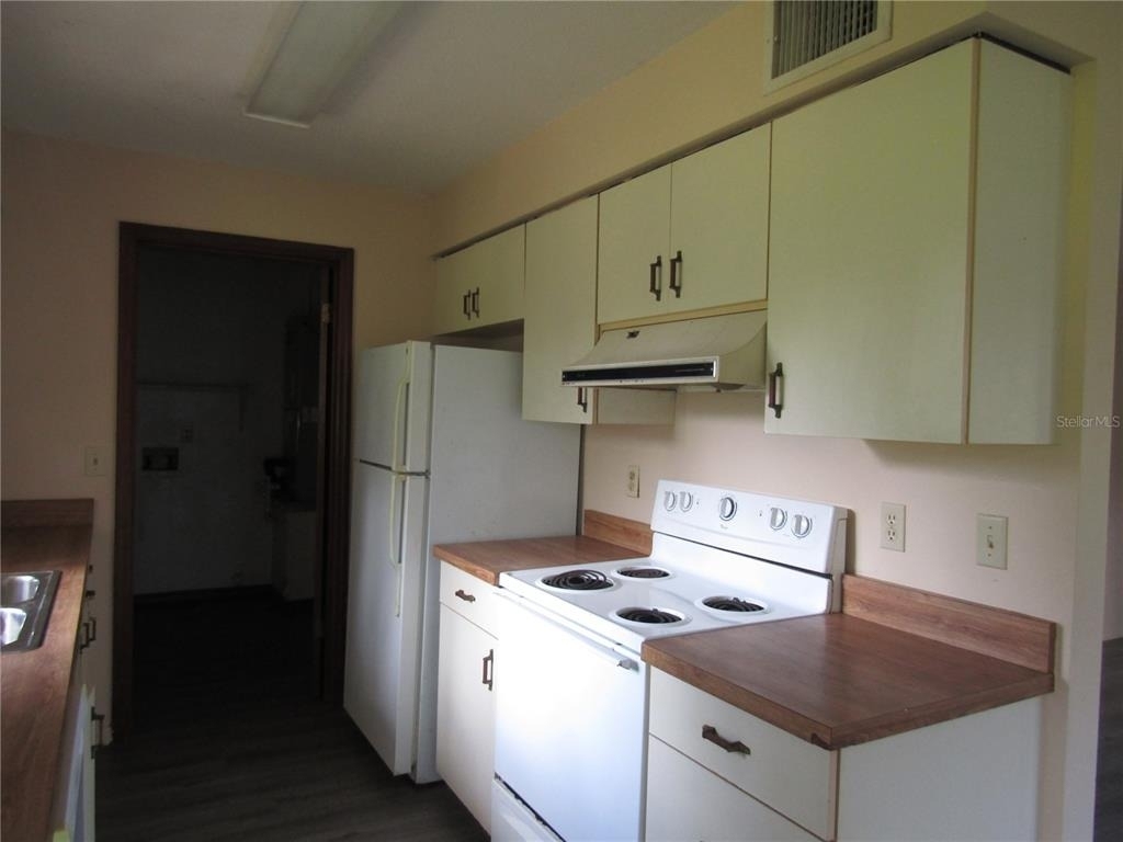993 Foote Street - Photo 2
