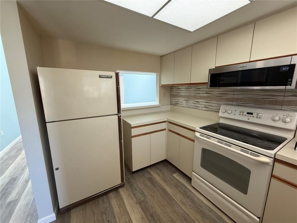 255 Fenwick Drive - Photo 4