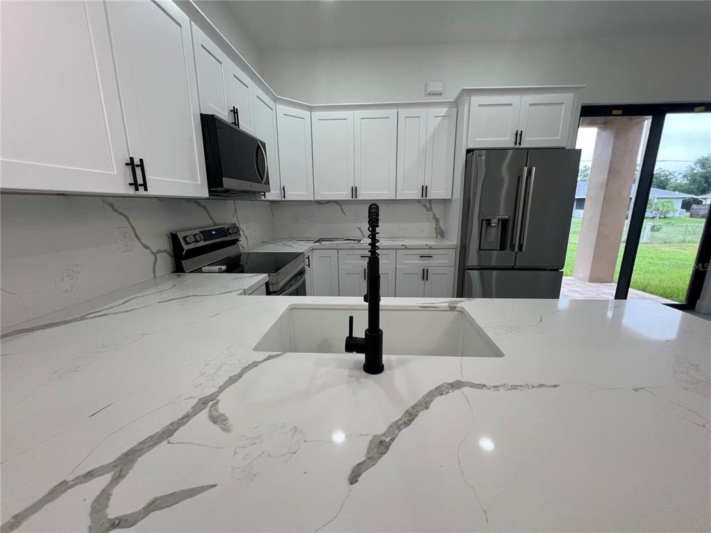 21492 Dollard Avenue - Photo 5
