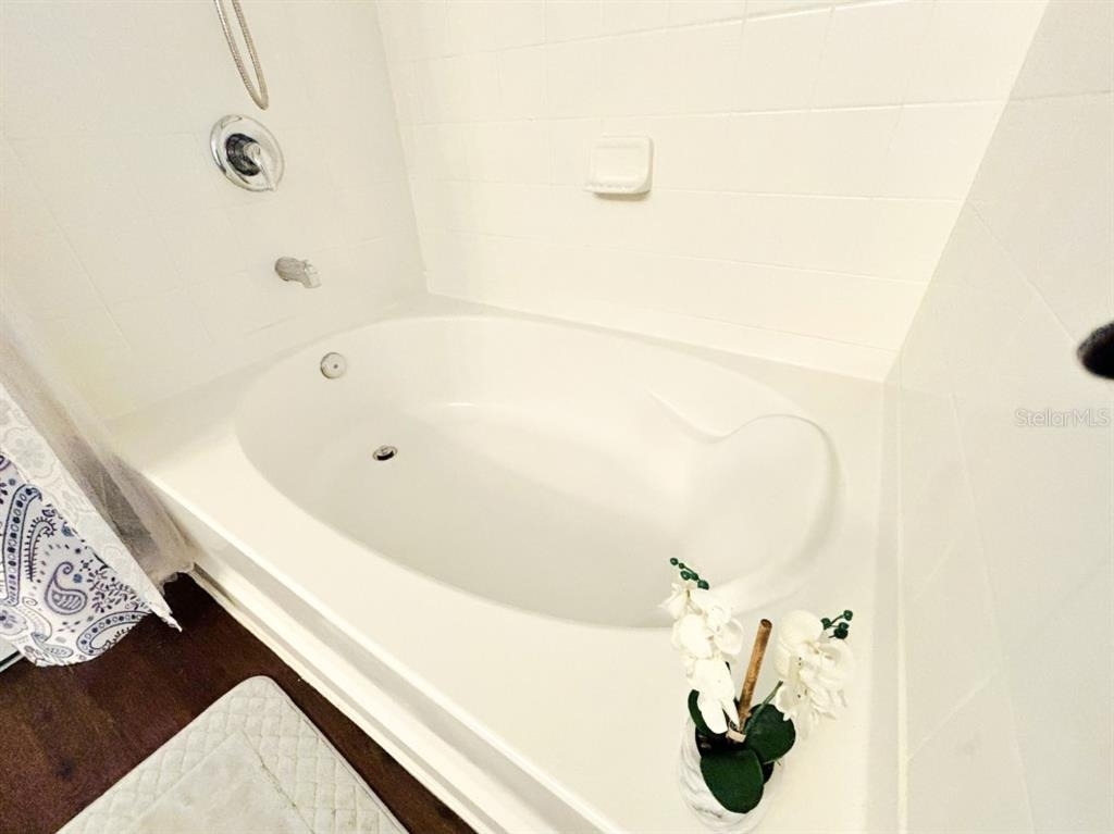 11521 Southern Creek Drive - Photo 18