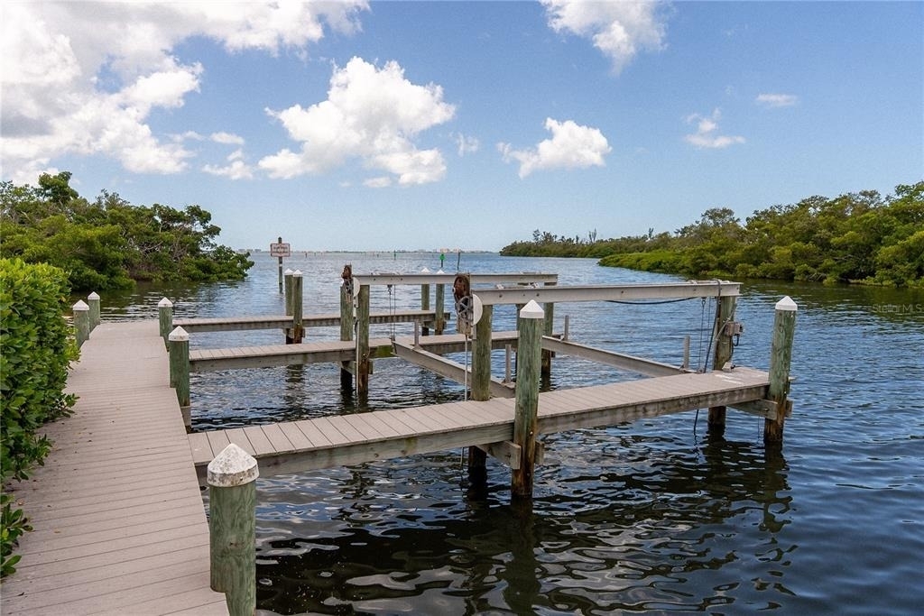 2424 Bay Drive - Photo 31