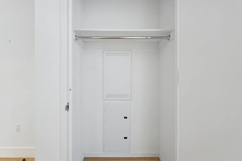 312 West 43rd Street - Photo 12