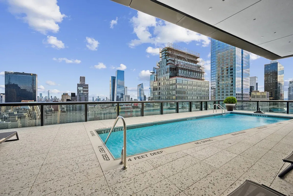 312 West 43rd Street - Photo 16