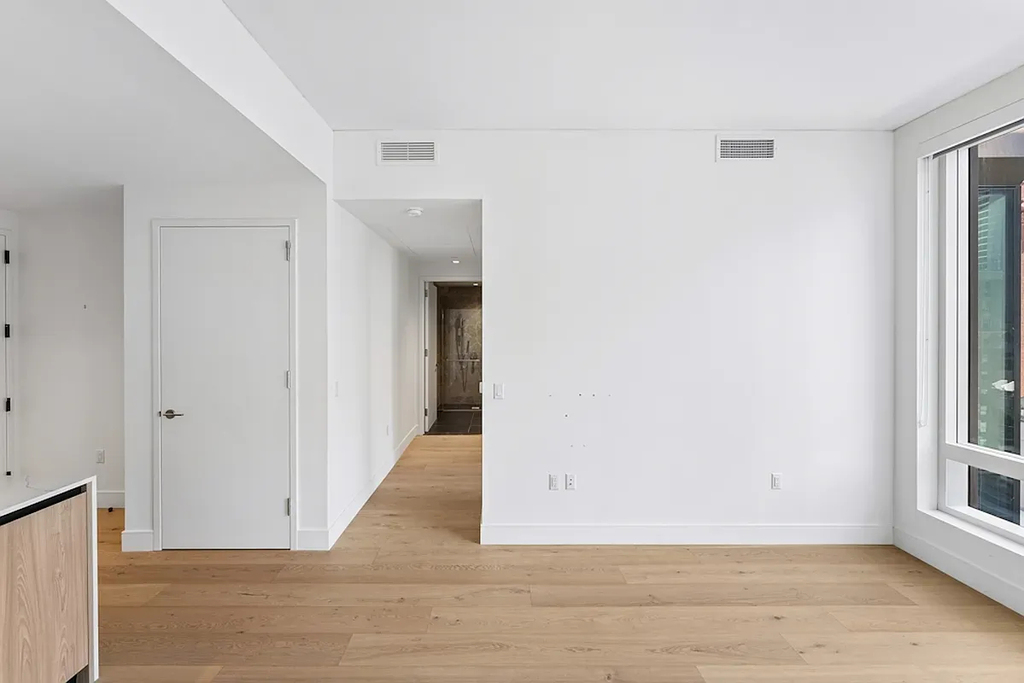 312 West 43rd Street - Photo 5