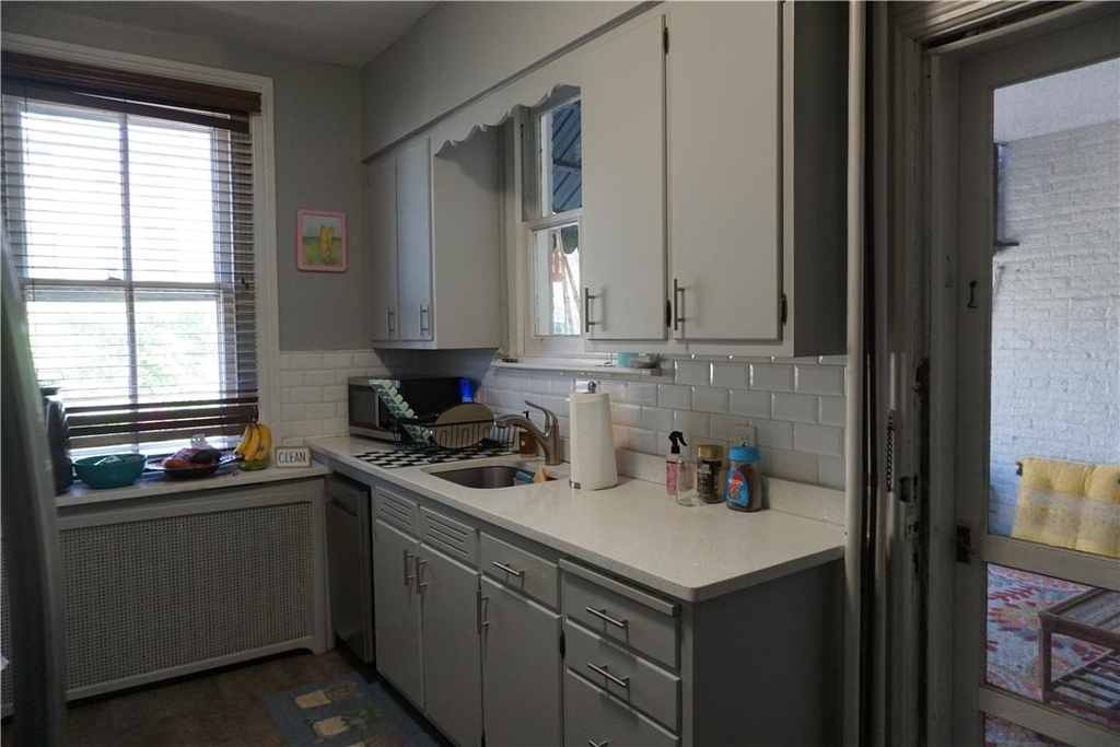 76 W Market Street - Photo 2
