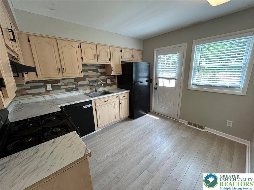 226 Vista Drive - Photo 2