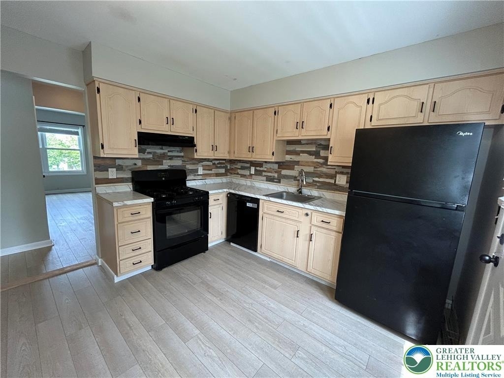 226 Vista Drive - Photo 1