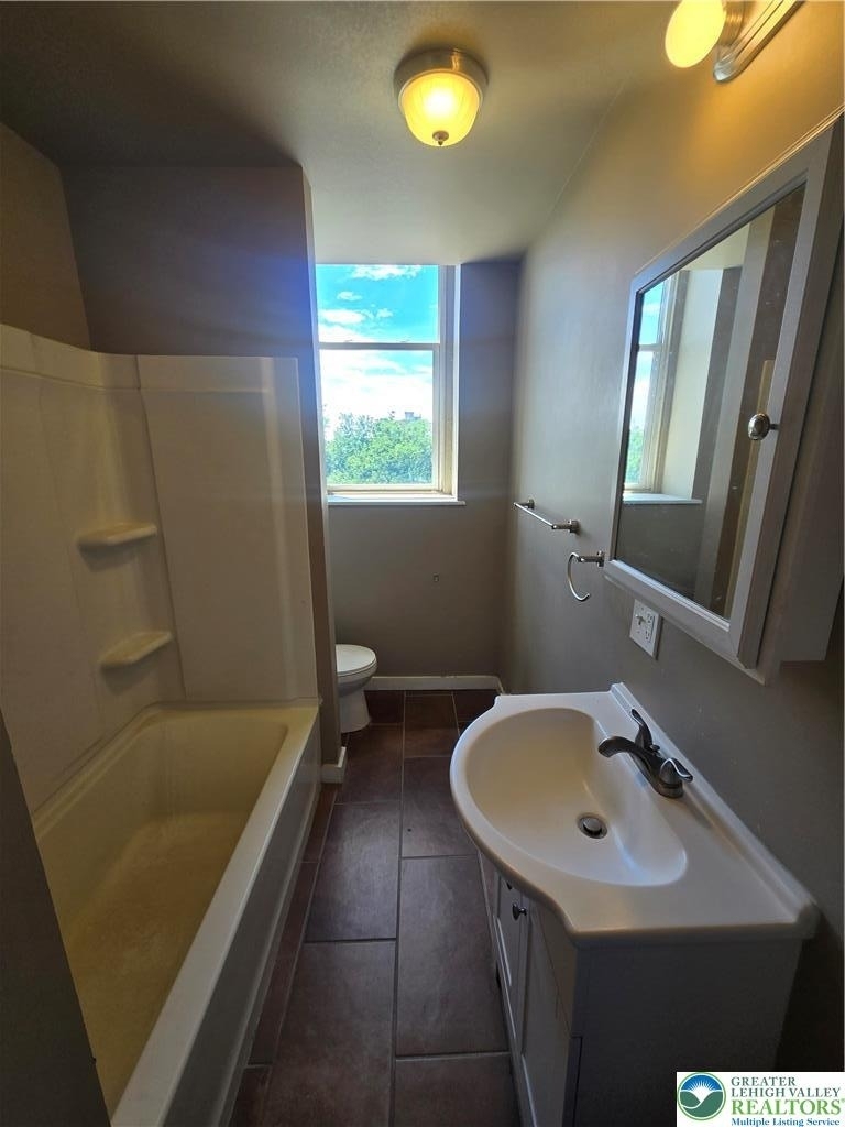1402 W Liberty Street - Photo 4