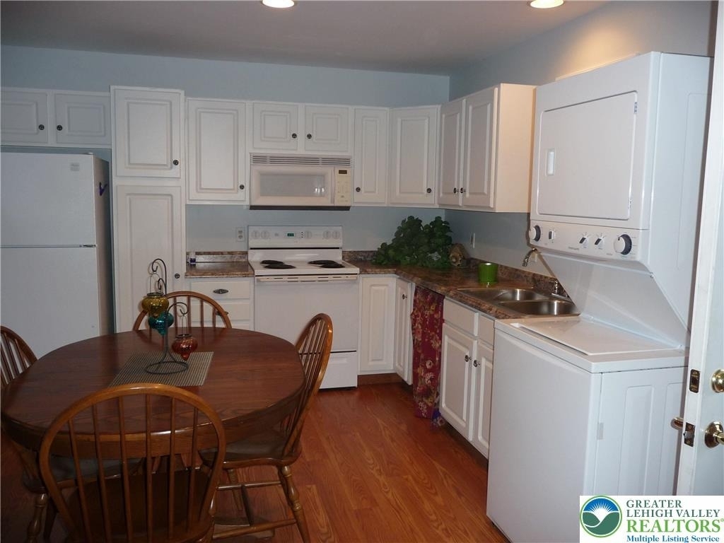 4705 Pheasant Run Court - Photo 8