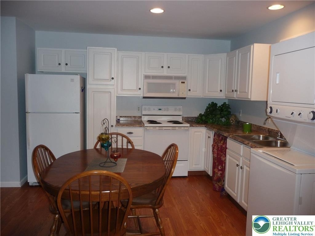 4705 Pheasant Run Court - Photo 9