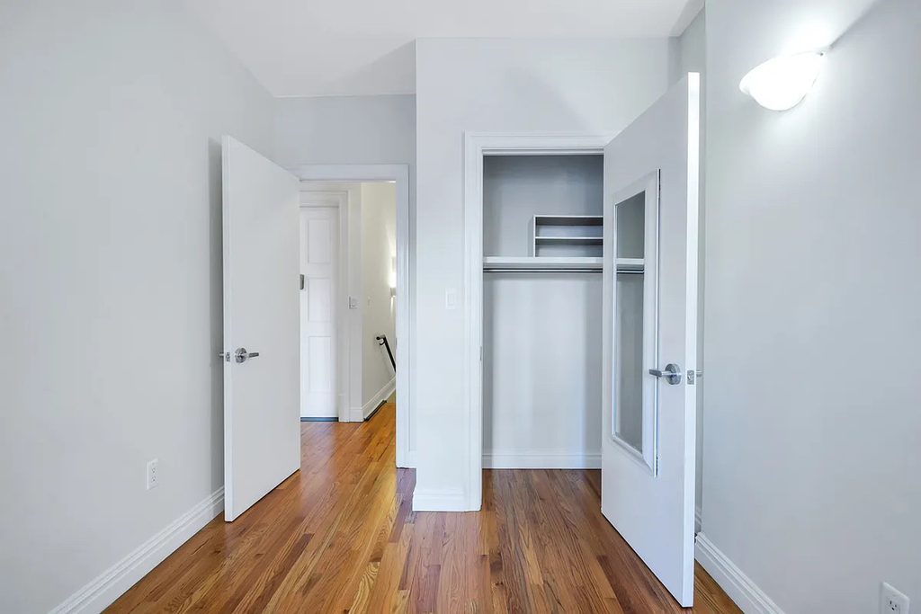 37 West 54th Street - Photo 7