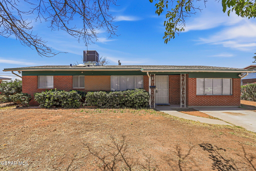 5704 Sage Court - Photo 1