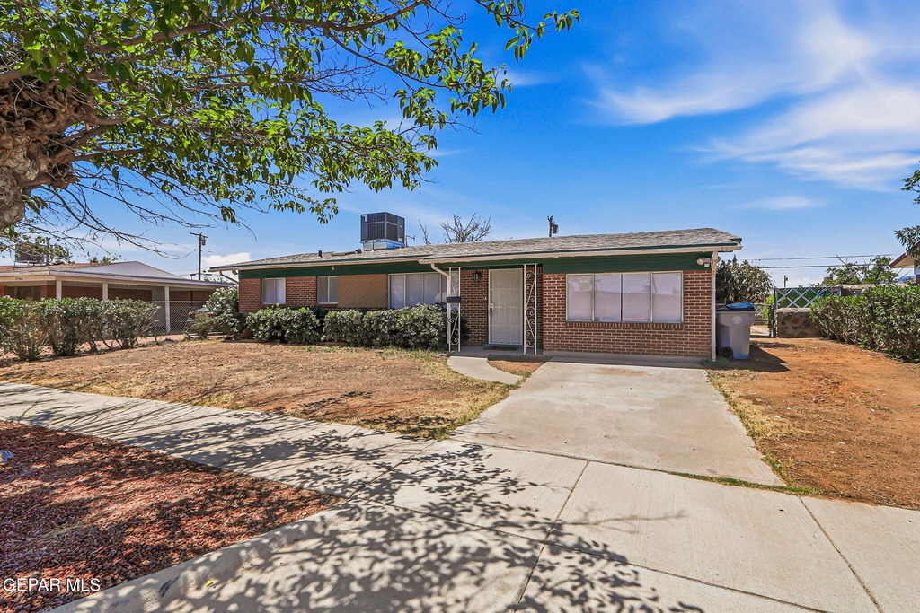 5704 Sage Court - Photo 0