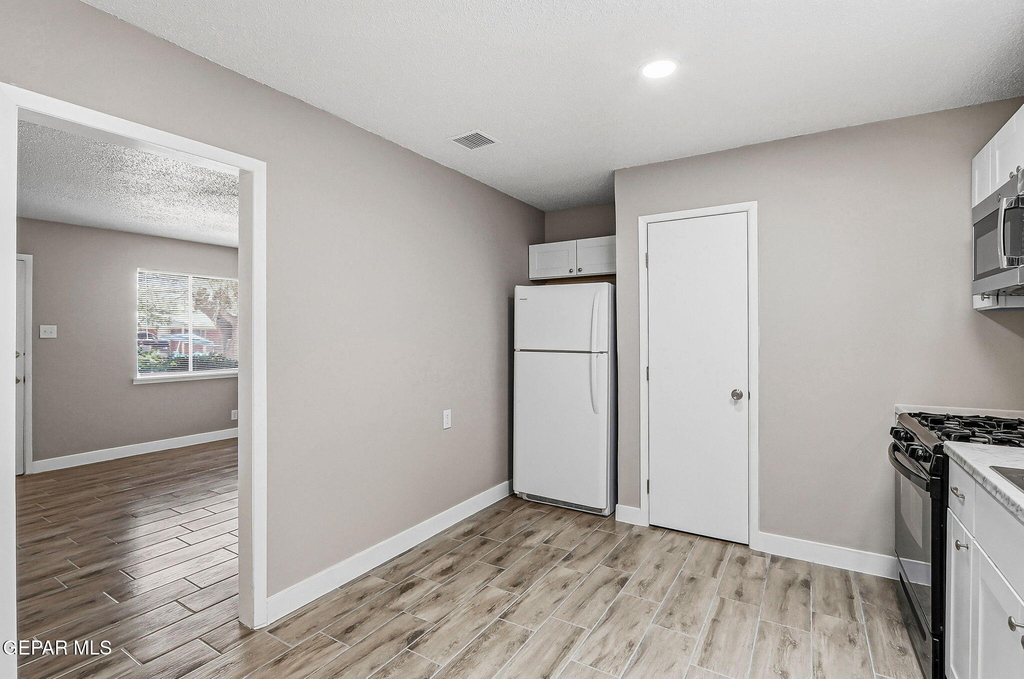 5704 Sage Court - Photo 10