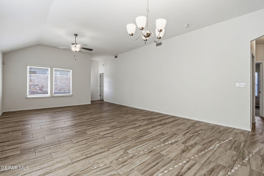 13745 Lago Vista Avenue - Photo 11