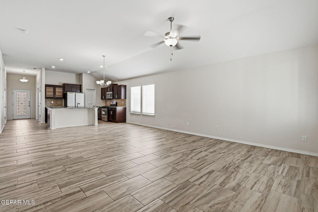 13745 Lago Vista Avenue - Photo 12