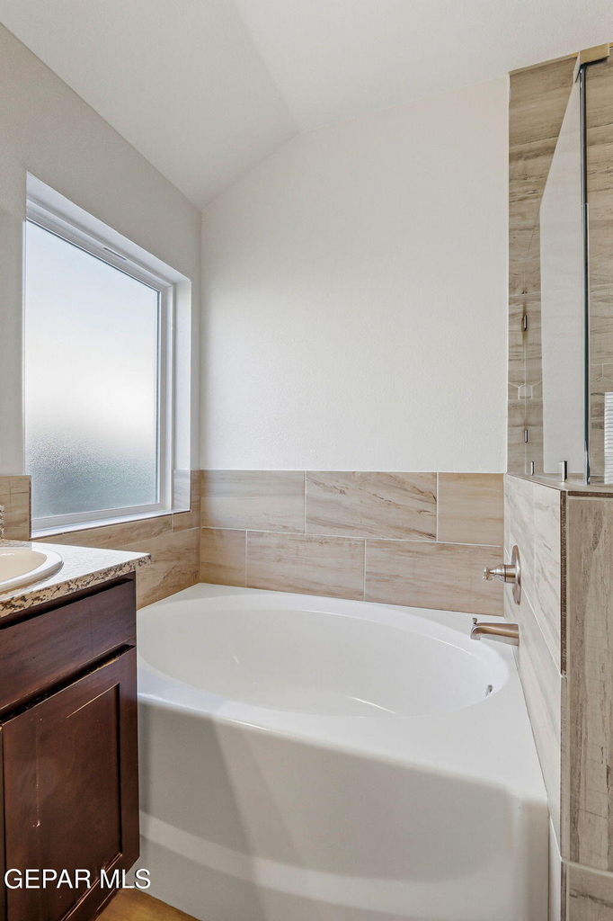 13745 Lago Vista Avenue - Photo 23