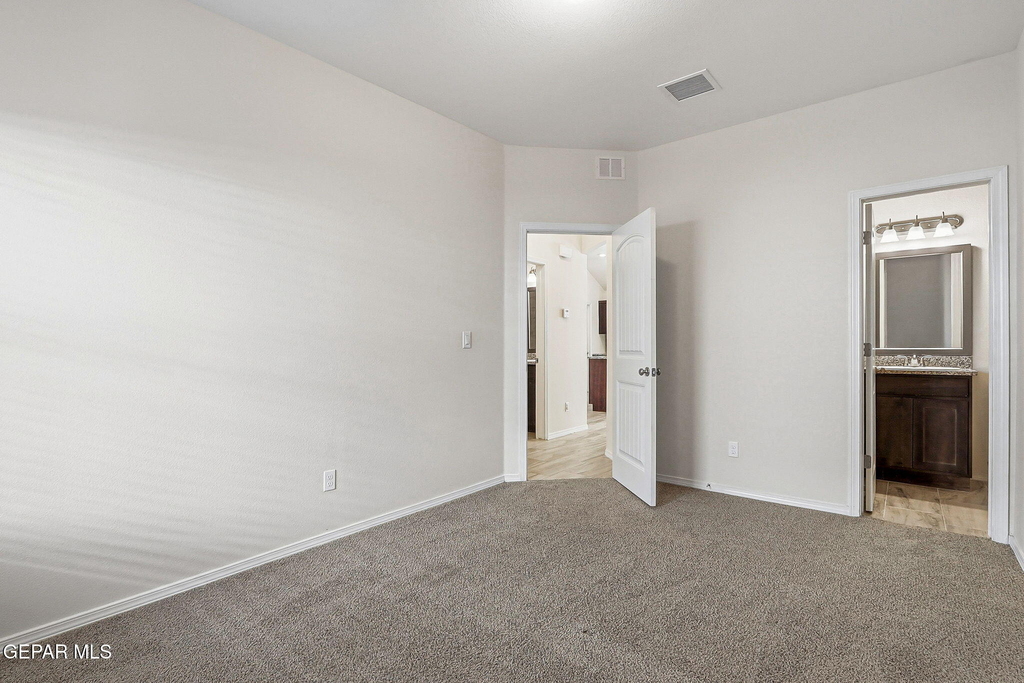 13745 Lago Vista Avenue - Photo 15