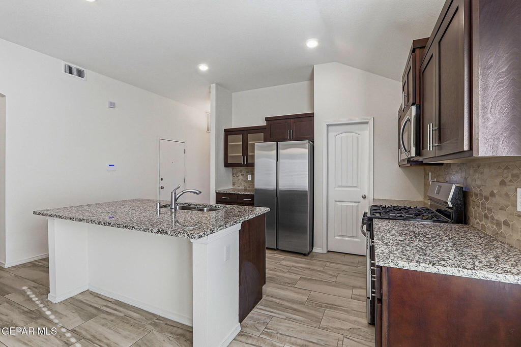 13745 Lago Vista Avenue - Photo 9