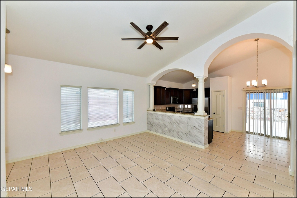 13136 Wellington - Photo 7