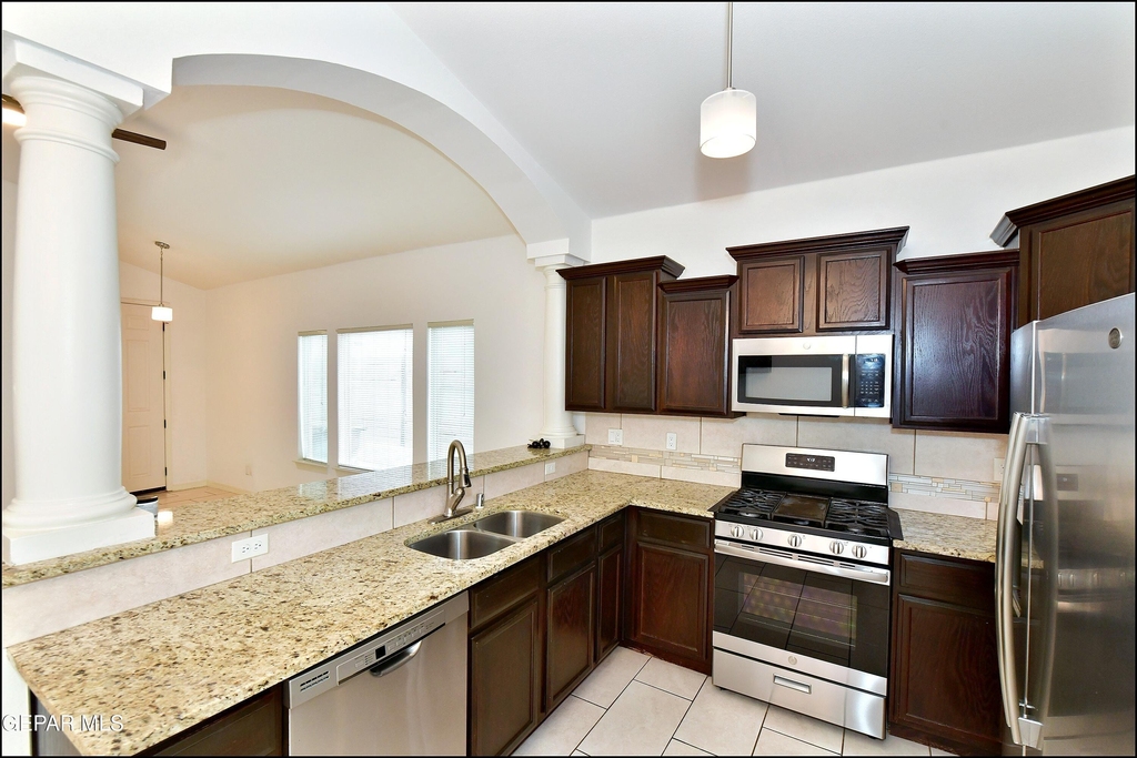 13136 Wellington - Photo 13