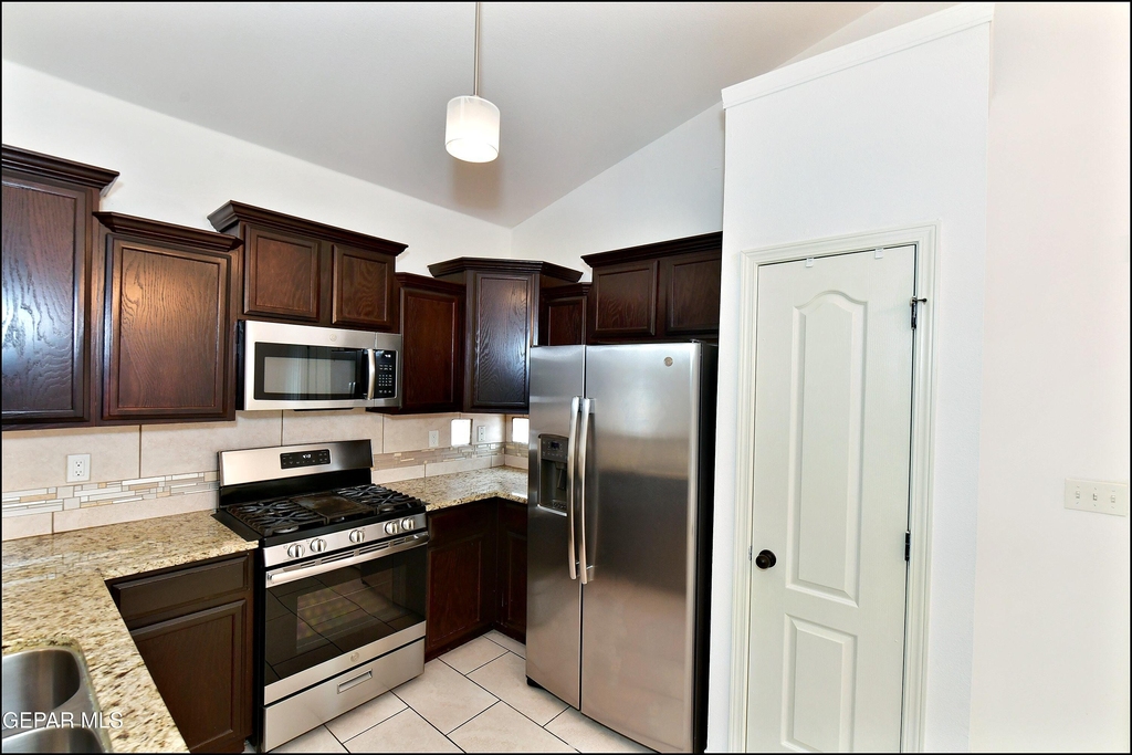 13136 Wellington - Photo 14