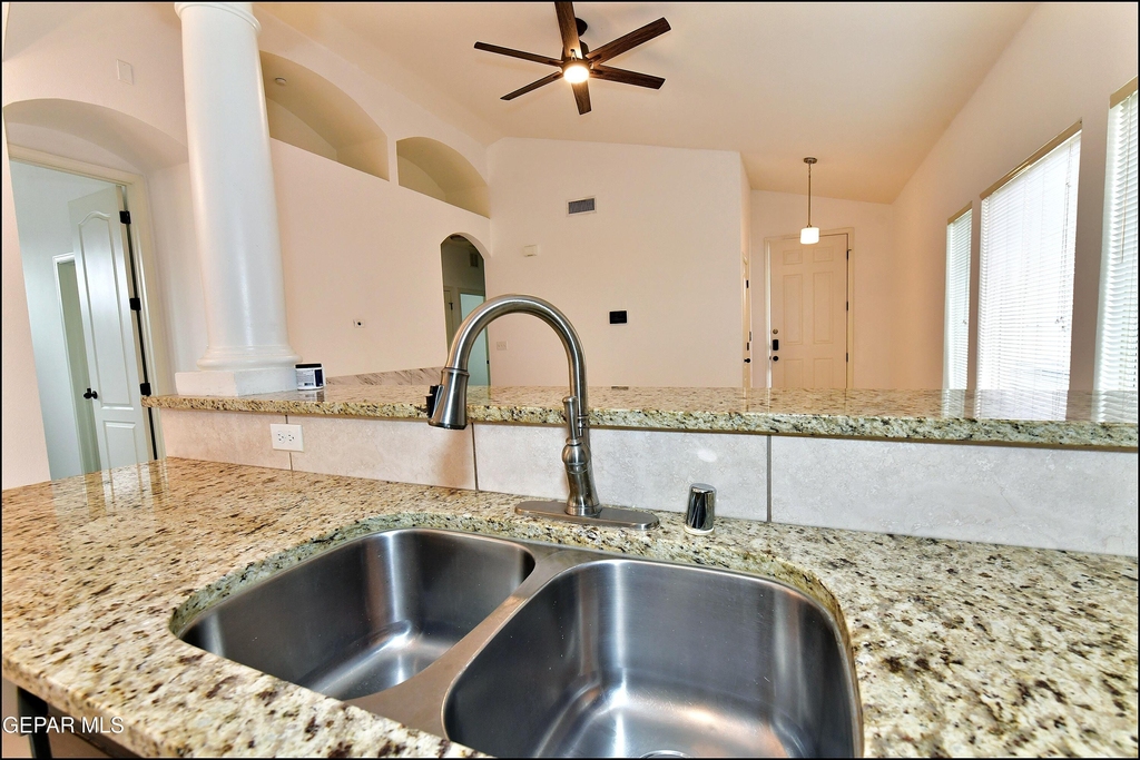 13136 Wellington - Photo 18