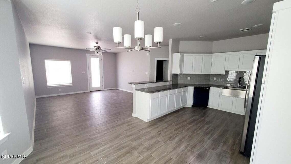 332 La Puesta Drive - Photo 1